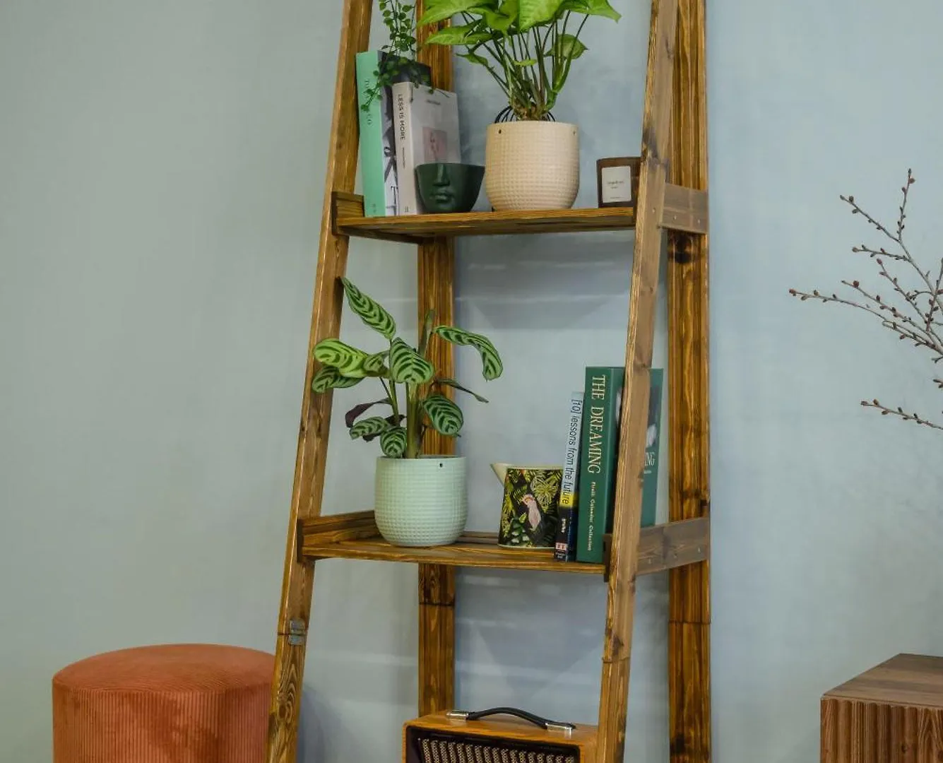 Mid-Century Charm Apartments В Центре Алматы