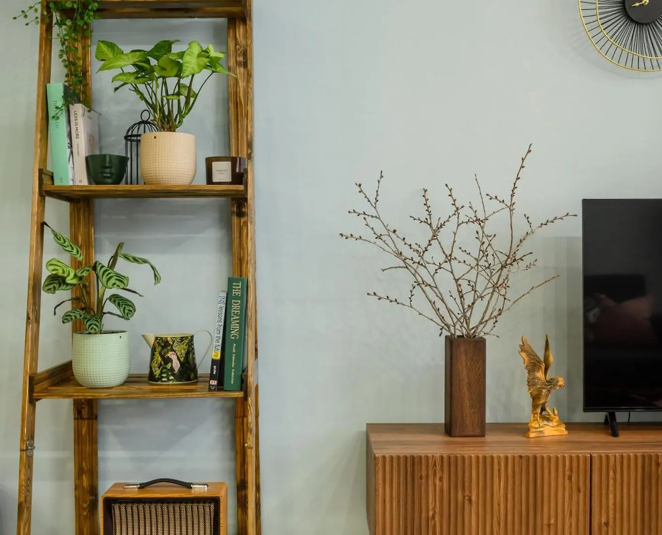 Mid-Century Charm Apartments В Центре Алматы Казахстан