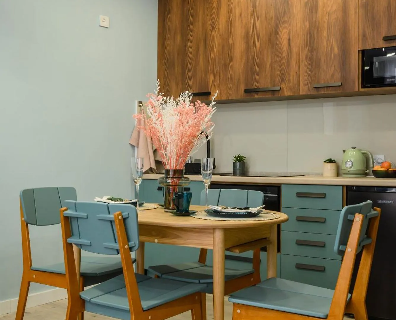 Mid-Century Charm Apartments В Центре Алматы 0*,  Казахстан