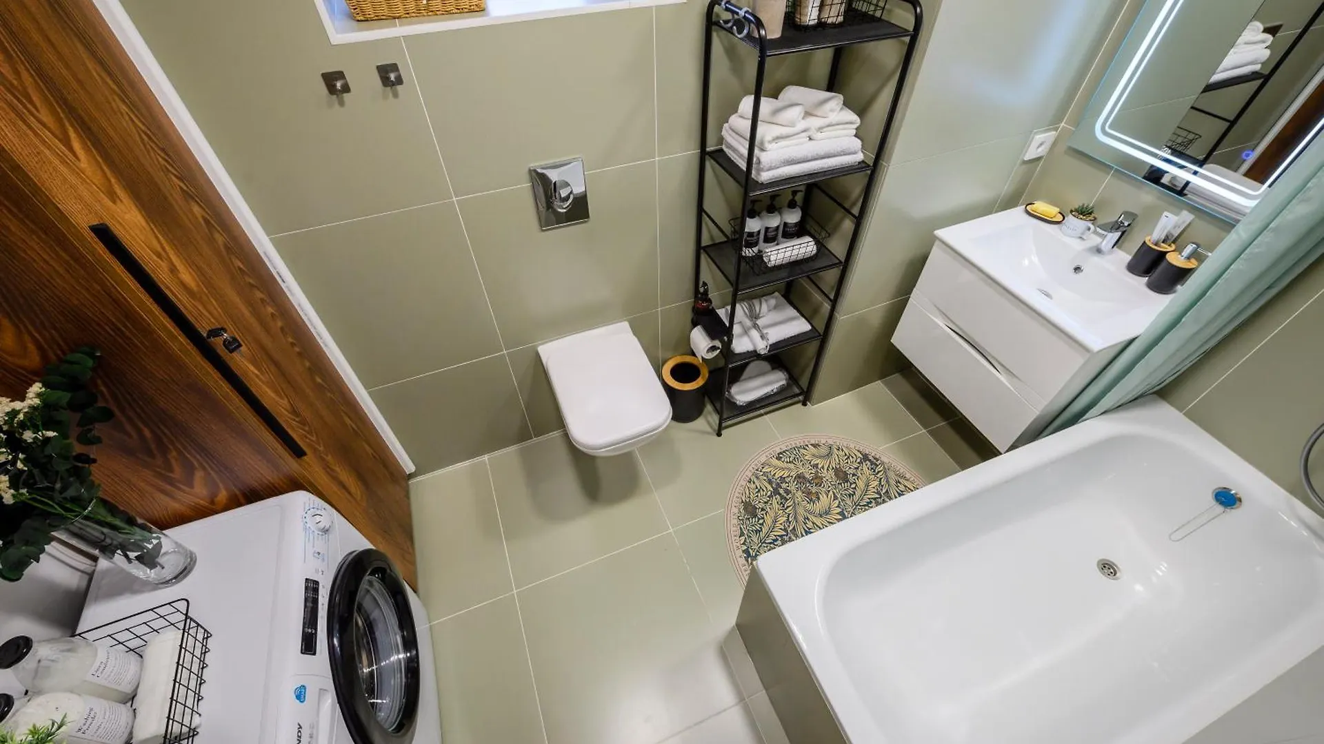 Mid-Century Charm Apartments В Центре Алматы Almaty