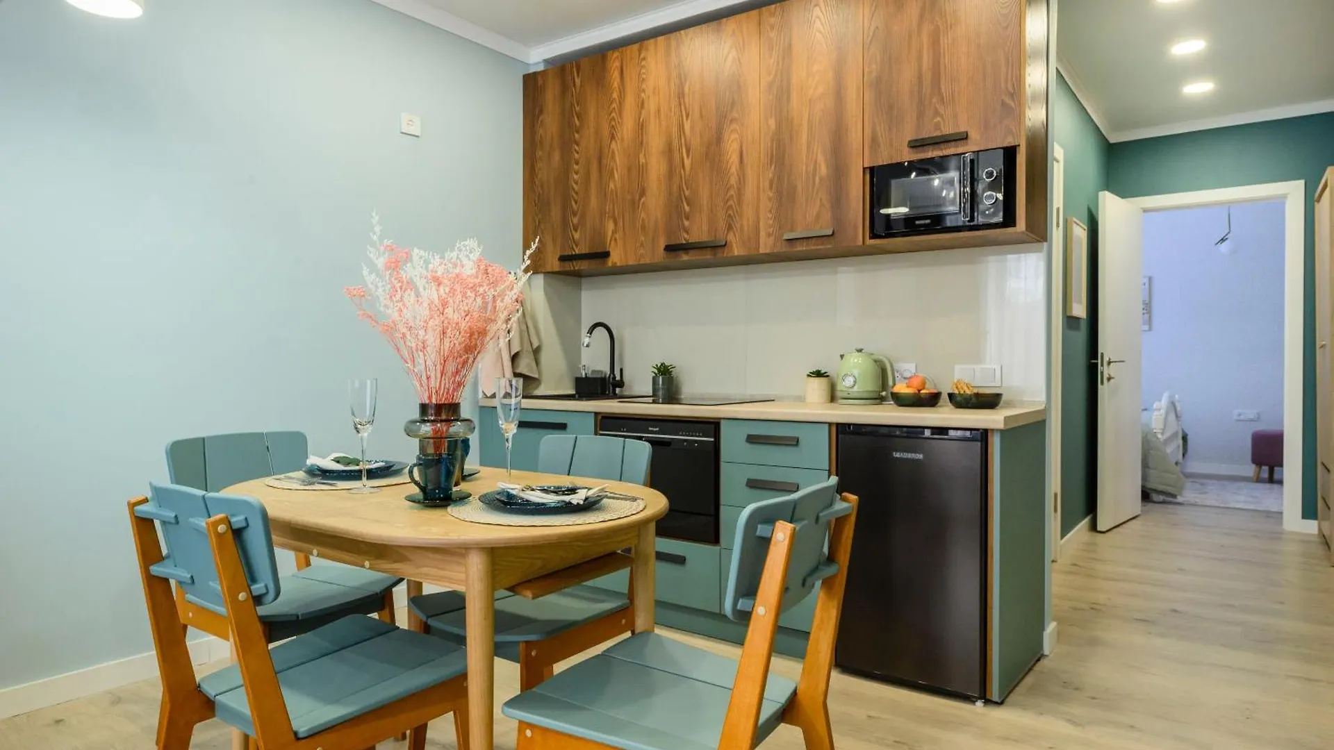 Mid-Century Charm Apartments В Центре Алматы Kazakhstan